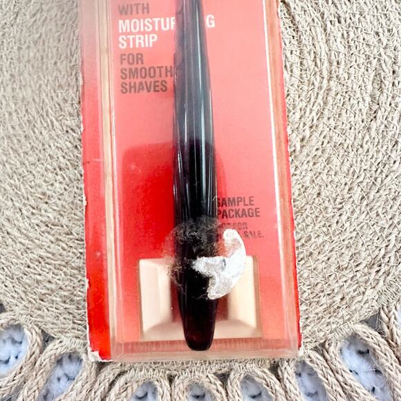 Personal Touch by Schick With Moisturizing Strip NIB Deadstock Razor Sample Pack - Picture 8 of 8